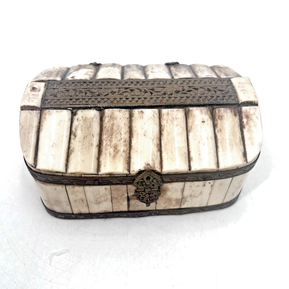 Vintage Handmade Camel Bone Hinged Jewelry Trinket Box - Picture 1 of 7